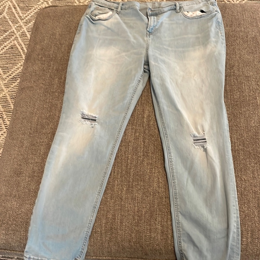 Light boyfriend blue jeans straight leg